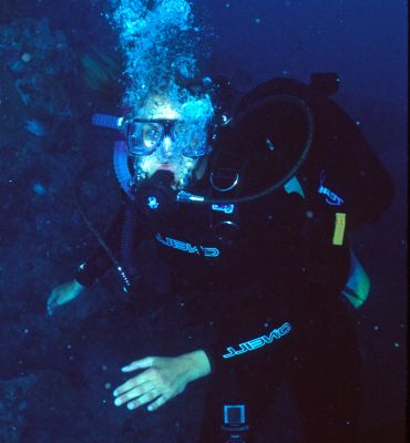 Chase in a Sea of Bubbles
In the Red Sea, off of Egypt, 1996.
Ключевые слова: Chase SCUBA Red Sea Egypt bubbles underwater