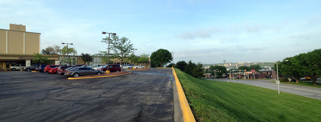 Sheraton Omaha Hotel
Panoramic view of hotel, its parking lot, and the view - looking west.  
Keywords: Sheraton Omaha Hotel