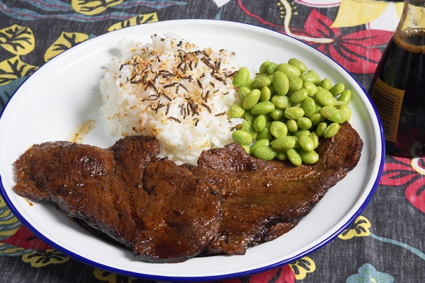 Scottish | Kobe Teriyaki Steak with Rice and Soy Beans
Made with Scottish | Kobe beef cut 8mm thick.  Marinated in teriyaki sauce, and then cooked quickly on the grill.
Keywords: teriyaki steak rice soy beans Scottish | Kobe beef thin beef thin slice marinate