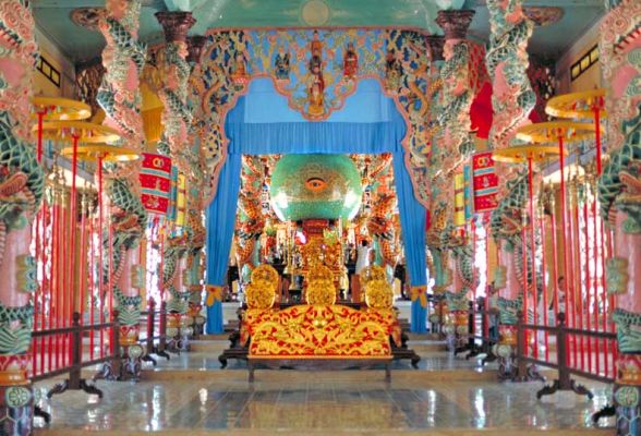 Cao Dai Temple -- Tay Ninh, Viet Nam
Showing the altar and the unblinking eye, which [url=http://philtar.ucsm.ac.uk/encyclopedia/seasia/caodai.html]"symbolises the divine presence of God."[/url]
Ключевые слова: Cao Dai Temple Tay Ninh Viet Nam Vietnam unblinking eye