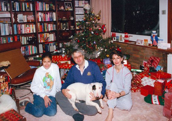 Christmas at Whitecroft
Christmas of 1990 (a guess).  Chase, me, Kea, and Marjorie and lots of presents.
Ključne besede: Christmas Chase Craig Marjorie Whitecroft