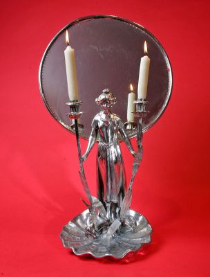 J. Causs� Mirror - Candlestick Centrepiece
We purchased this in Buenos Aires, Argentina about ten years ago for the New York apartment.  As we've sold the NYC apartment, this young lady doesn't really fit into Whitecroft -- so we've put her on eBay.  Marjorie and I had fun taking this photograph:  how do you get the mirror to look reflective, but not reflect the camera, ceiling, lights, etc.
Ključne besede: J. Causs� mirror candlestick centrepiece Buenos Aires