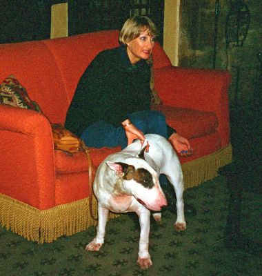 Cathy and Pau at the Lygon Arms
This is a grainy, poorly exposed photo from 1996.  I've done what I could to fix it up in Photoshop.  We like going to the Lygon Arms in Broadway (in the Cotswolds) to have their afternoon tea --- because we can bring our dogs.  Here's Cathy with Pau.
Klíčová slova: Cathy Bushby Pau Lygon Arms Broadway Cotswolds afternoon tea