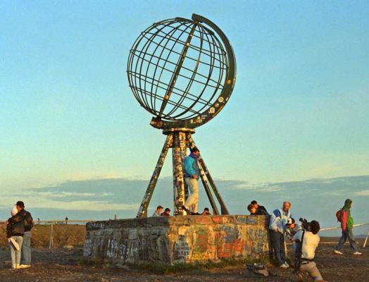 Nordkapp -- North Cape -- Norway
The monument at Nordkapp, the most northerly part of Europe.  Photographed at midnight.
Keywords: Nordkapp North Cape Norway midnight sun