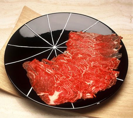 A plate of Scottish | Kobe Shabu Shabu Beef
Ready to cook . . . 
Ključne besede: Scottish | Kobe beef, Kobe beef, Lucies Farm, shabu shabu