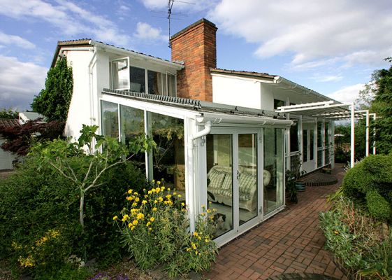 Whitecroft Conservatory
And if you look closely, you can see Kiko watching me from inside.
Ključne besede: Whitecroft conservatory Kiko