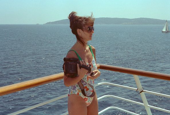 Marjorie on the Windstar, Somewhere in the Med
I love the size of the video camera!
Mots-clés: Marjorie Windstar cruise Med