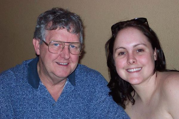 John & Melanie on the day she left to live in Melbourne.
At long last the day arrived that Melanie had looked forward to for ages - a move to Melbourne to work, but then it all seemed a bit scary. Sept 2002.
