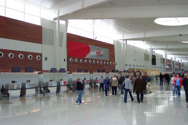 Visit to New Airport
Looking at the checkin counters for Qantas. Open day at the new airport Oct 9th 2005
